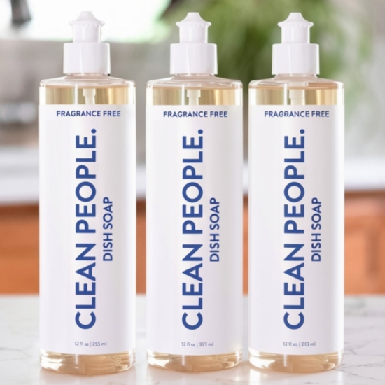 12 fl oz Dish Soap Available in 3 Scents:
– Citrus Clove: A citrus and rich clove scent that is fresh and warm.
– Lemon Verbena: A zesty, odor banishing aroma that is beautifully clean smelling.
– Fragrance Free: Unscented
No Dyes, Phosphates, Parabens, or Phthalates.
Made with Essential Oils and Natural Fragrance, so No Synthetic Fragrances!